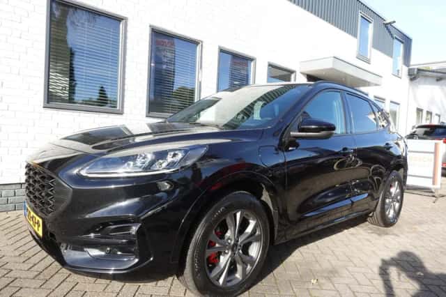 Ford Kuga (2023) thumbnail 1