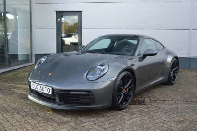 Porsche 911 (2020) thumbnail 2