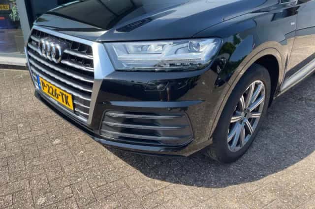 Audi Q7 (2018) thumbnail 3