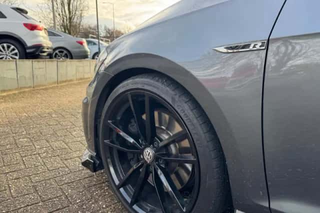 Volkswagen Golf (2019) thumbnail 3