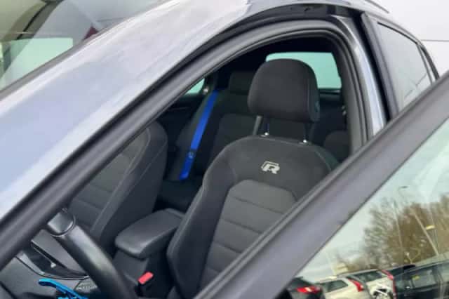 Volkswagen Golf (2019) thumbnail 4
