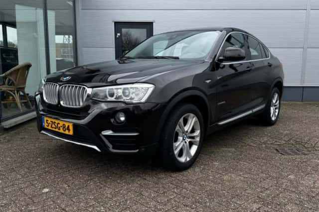 BMW X4 (2015) thumbnail 1