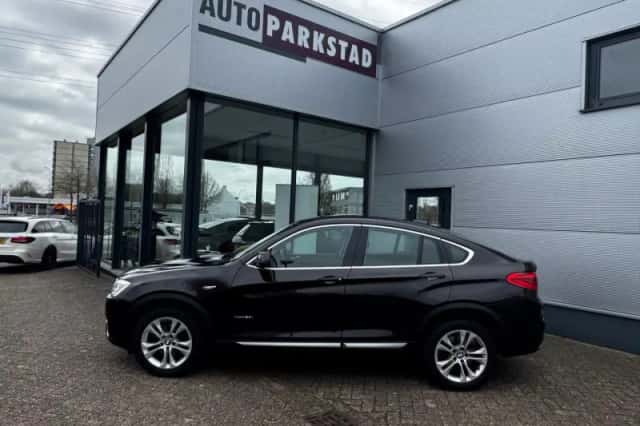 BMW X4 (2015) thumbnail 3