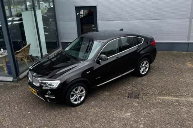 BMW X4 (2015) thumbnail 4