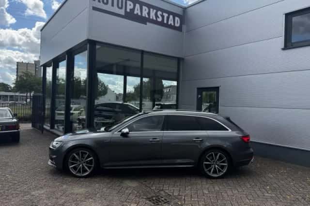 Audi S4 (2018) thumbnail 2