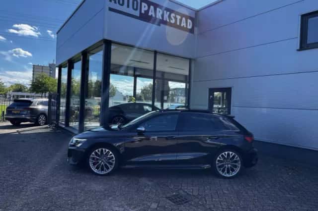 Audi RS 3 Sportback (2024) thumbnail 2