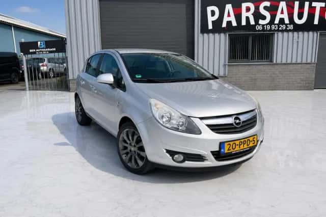 Opel Corsa (2011) thumbnail 1