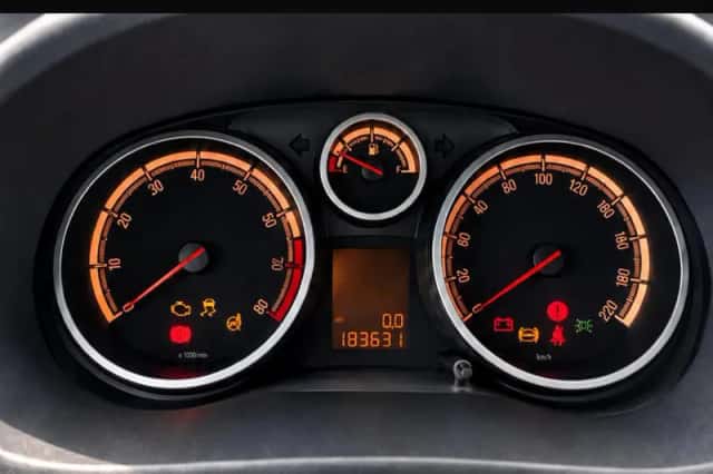 Opel Corsa (2011) thumbnail 6