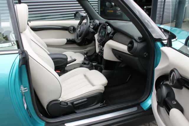 MINI Cooper (2016) thumbnail 4