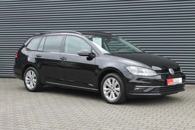 Volkswagen Golf (2017) thumbnail 1