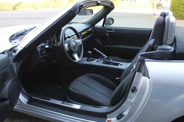 Mazda MX-5 (2006) thumbnail 3