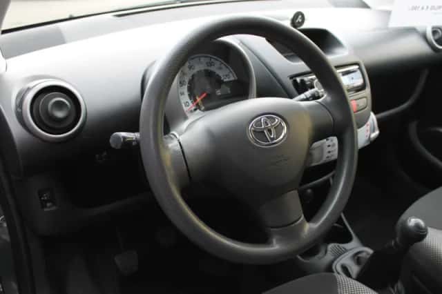 Toyota Aygo (2013) thumbnail 6