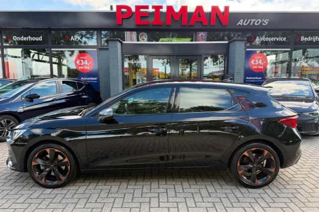 CUPRA Leon (2023) thumbnail 6