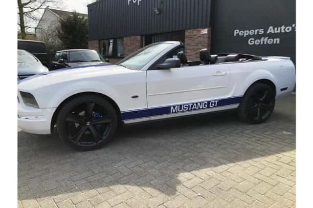 Ford Mustang (2007) thumbnail 3