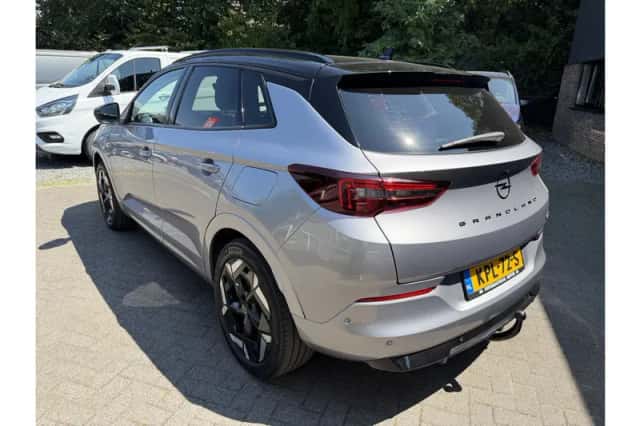 Opel Grandland (2023) thumbnail 2
