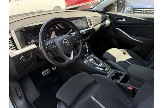 Opel Grandland (2023) thumbnail 3