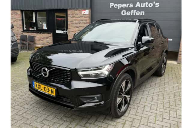 Volvo XC40 (2022) thumbnail 1