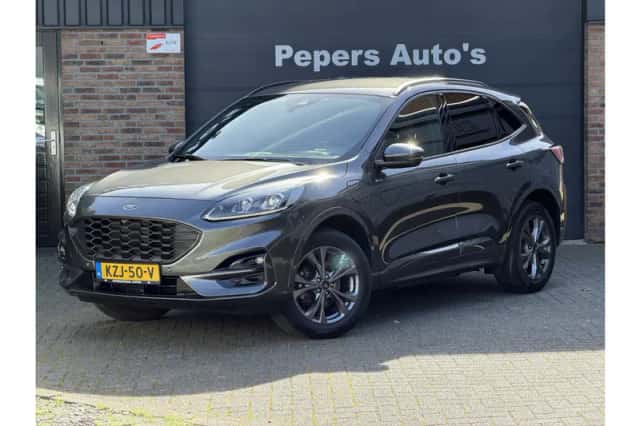 Ford Kuga (2023) thumbnail 1