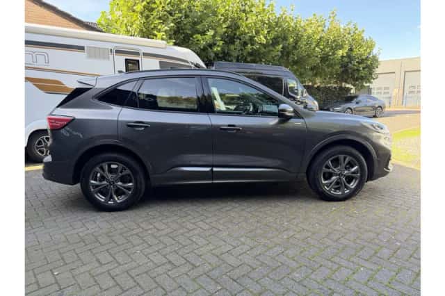 Ford Kuga (2023) thumbnail 6