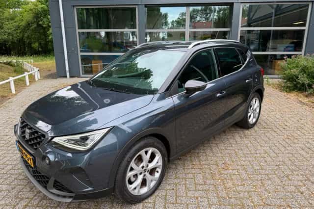 SEAT Arona (2024) thumbnail 2