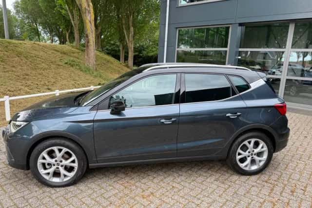 SEAT Arona (2024) thumbnail 3