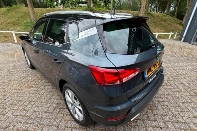 SEAT Arona (2024) thumbnail 4