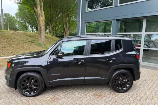 Jeep Renegade (2018) thumbnail 4