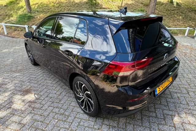Volkswagen Golf (2023) thumbnail 5