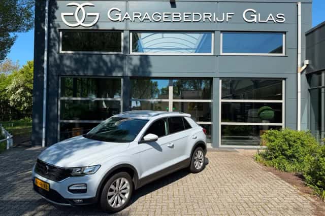 Volkswagen T-Roc (2022) thumbnail 1