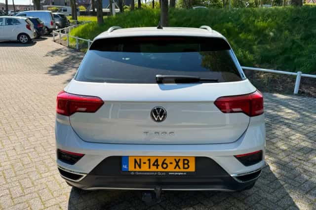 Volkswagen T-Roc (2022) thumbnail 4