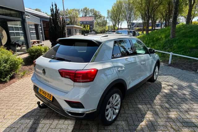 Volkswagen T-Roc (2022) thumbnail 5