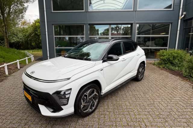 Hyundai Kona (2023) thumbnail 1
