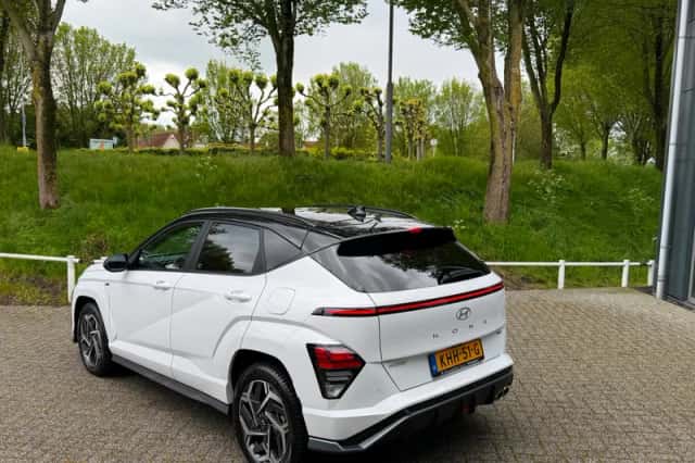 Hyundai Kona (2023) thumbnail 3