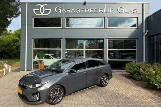 Kia ProCeed (2019) thumbnail 1