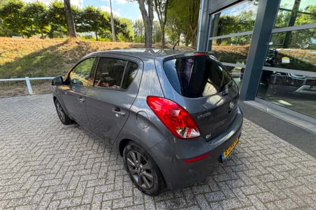 Hyundai i20 (2015) thumbnail 5