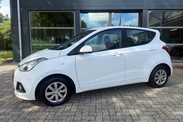 Hyundai i10 (2016) thumbnail 2