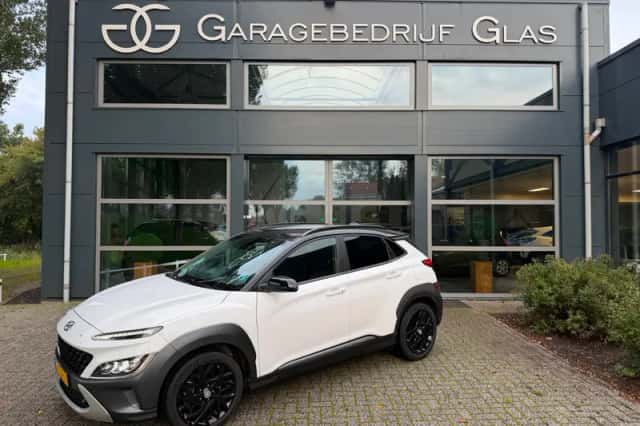 Hyundai Kona (2022) thumbnail 1