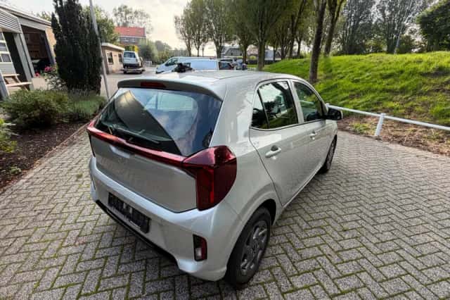 Kia Picanto (2025) thumbnail 6