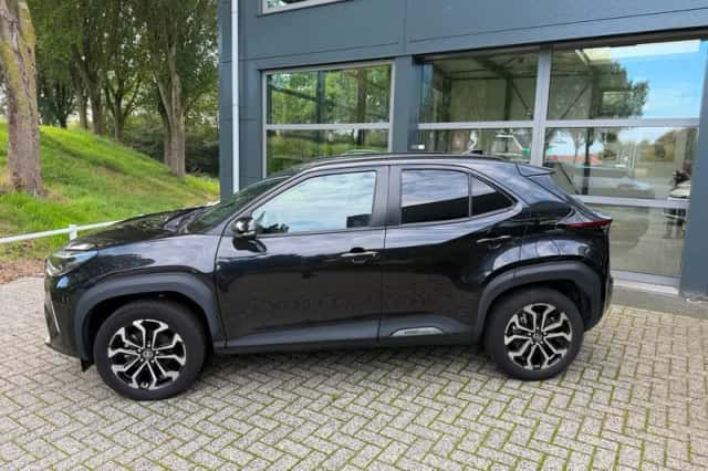 Toyota Yaris Cross (2025) thumbnail 3