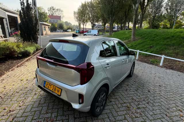 Kia Picanto (2025) thumbnail 5