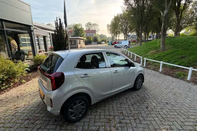 Kia Picanto (2025) thumbnail 6