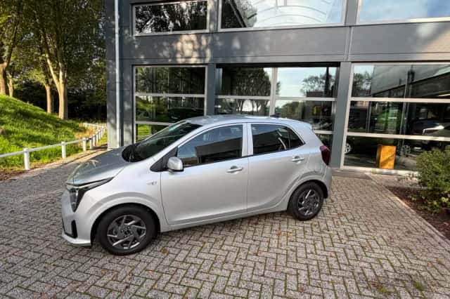 Kia Picanto (2025) thumbnail 3