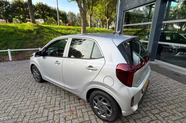 Kia Picanto (2025) thumbnail 5