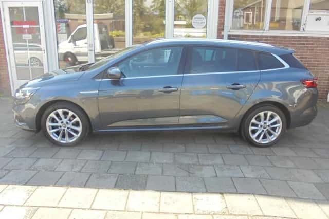 Renault Mégane (2019) thumbnail 2