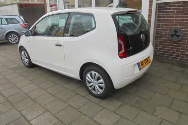 Volkswagen Up! (2012) thumbnail 4