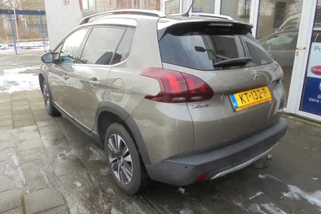 Peugeot 2008 (2016) thumbnail 3
