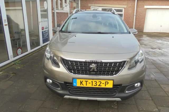 Peugeot 2008 (2016) thumbnail 4