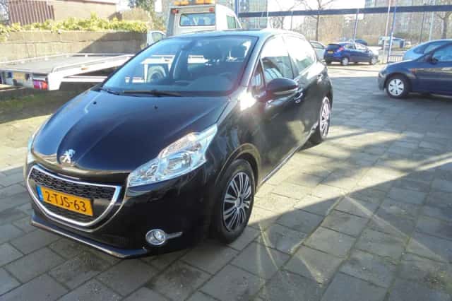 Peugeot 208 (2014) thumbnail 1
