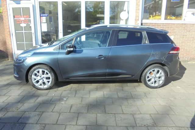 Renault Clio (2018) thumbnail 3