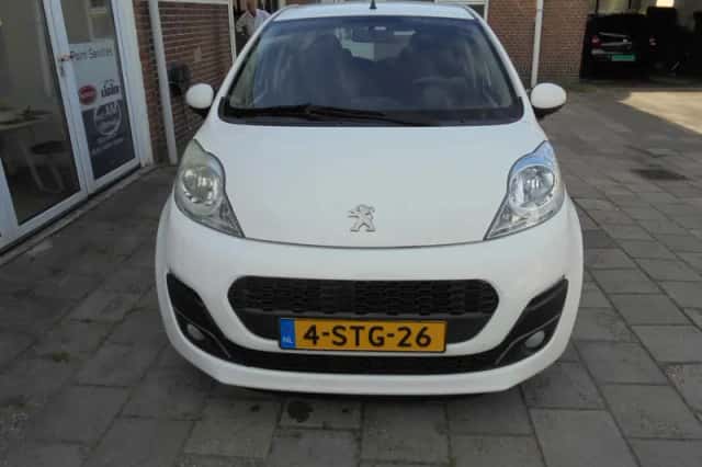 Peugeot 107 (2013) thumbnail 2